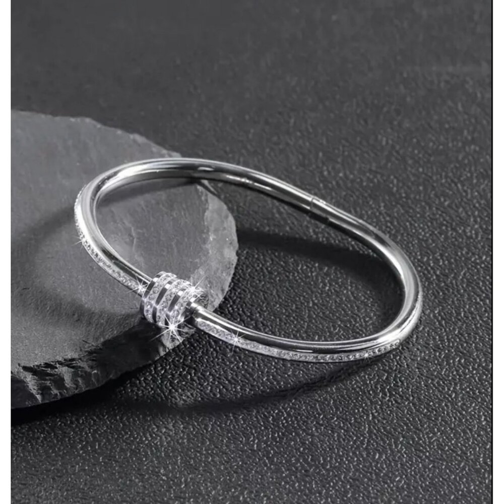 Silver Plated Bangle Open Cuff Bracelet With Textured Design of Shiny Stones NEW